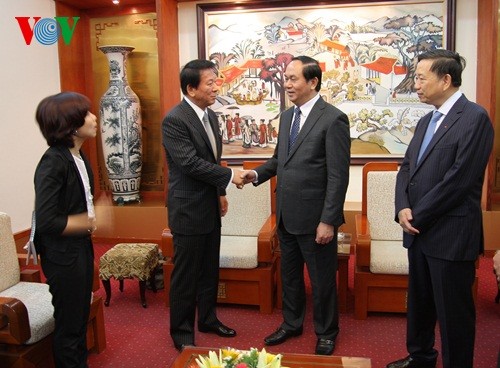 Minister of Public Security receives Vietnam-Japan Special Friendship Ambassador  - ảnh 1